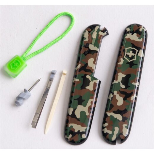 Vorderseite Victorinox Set Camouflage Grün