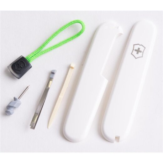 Victorinox Ersatzteil-Set für 91 mm Messer mit weißen Griffschalen, grün-schwarzer Paracord-Kordel, Zahnstocher, Pinzette und Mini-Schraubendreher.